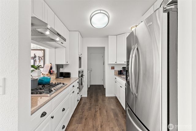 30415 28th Avenue S, Federal Way, WA 98003
