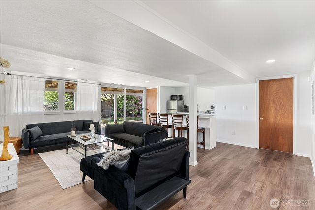 30415 28th Avenue S, Federal Way, WA 98003
