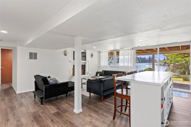 30415 28th Avenue S, Federal Way, WA 98003