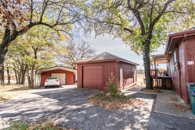 121 Fairway Drive, Nocona, TX 76255