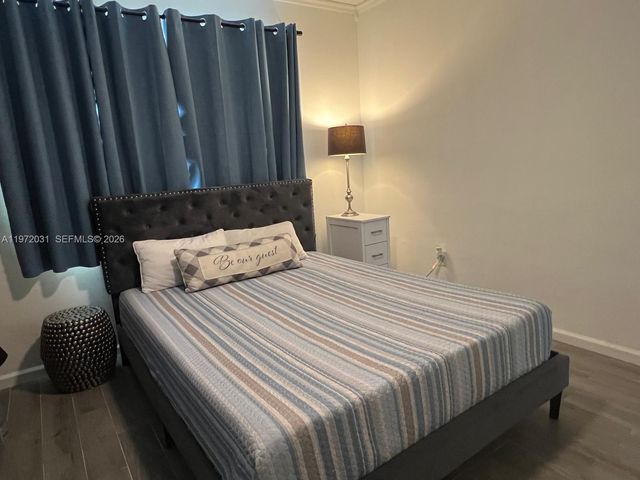 1430 NE 149th St A, Miami, FL 33161