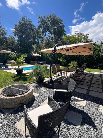 1430 NE 149th St A, Miami, FL 33161