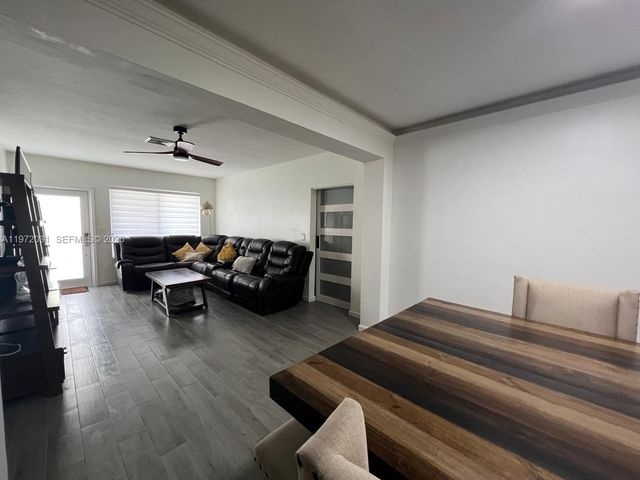 1430 NE 149th St A, Miami, FL 33161