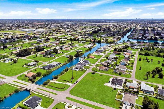 2251 SW 2nd TER, Cape Coral, FL 33991