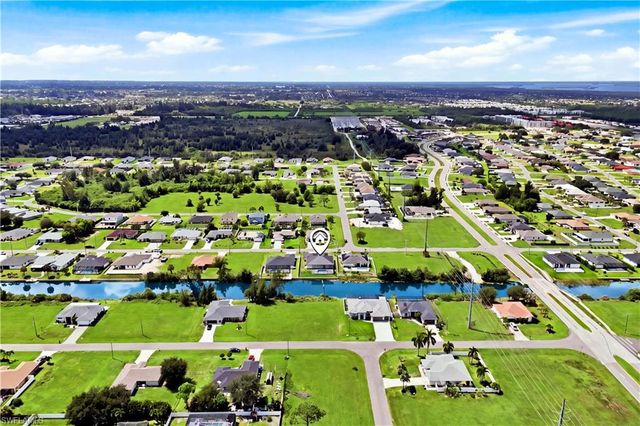 2251 SW 2nd TER, Cape Coral, FL 33991