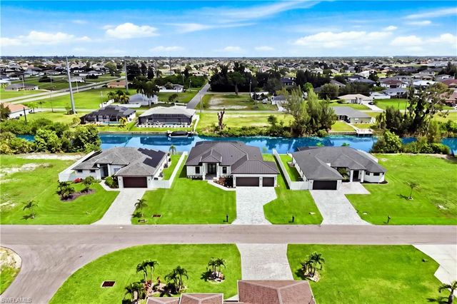2251 SW 2nd TER, Cape Coral, FL 33991