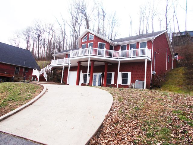 696 Stirling Rd, Camden, TN 38320