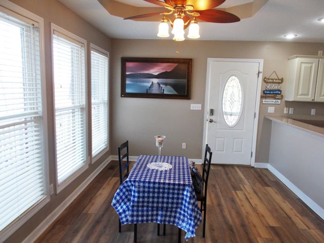 696 Stirling Rd, Camden, TN 38320