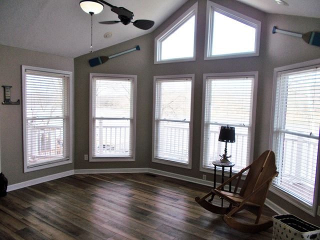 696 Stirling Rd, Camden, TN 38320