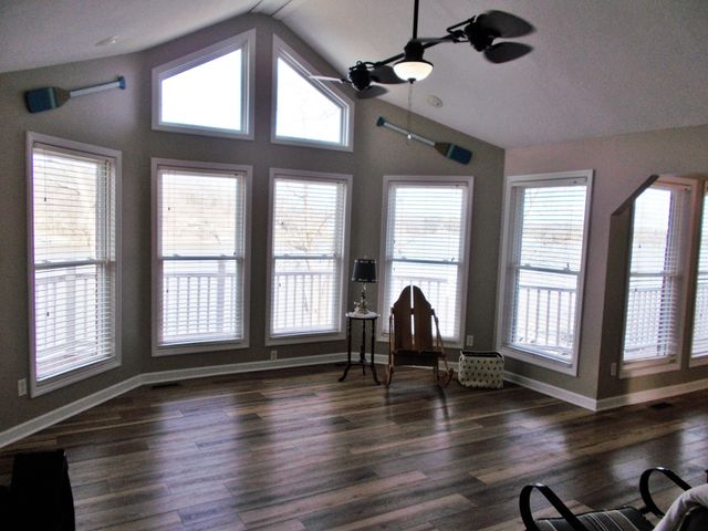 696 Stirling Rd, Camden, TN 38320