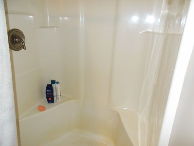 696 Stirling Rd, Camden, TN 38320