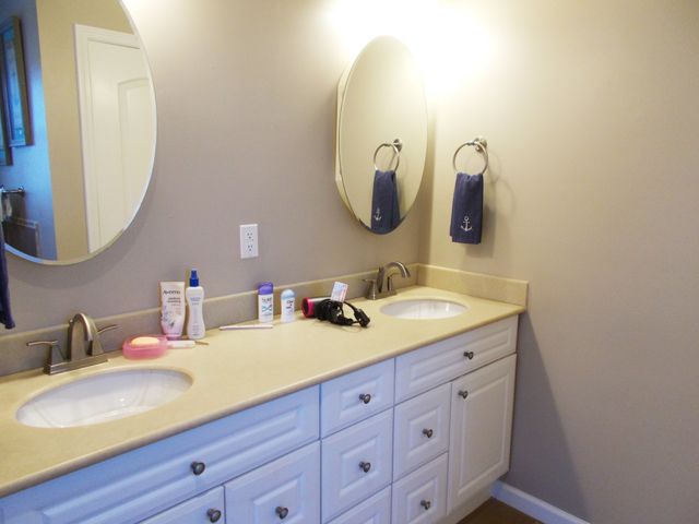 696 Stirling Rd, Camden, TN 38320