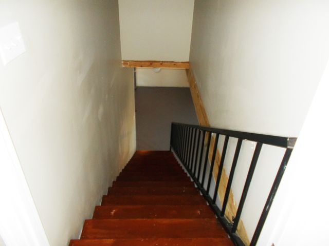 696 Stirling Rd, Camden, TN 38320