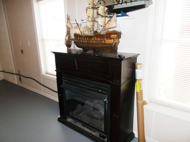 696 Stirling Rd, Camden, TN 38320