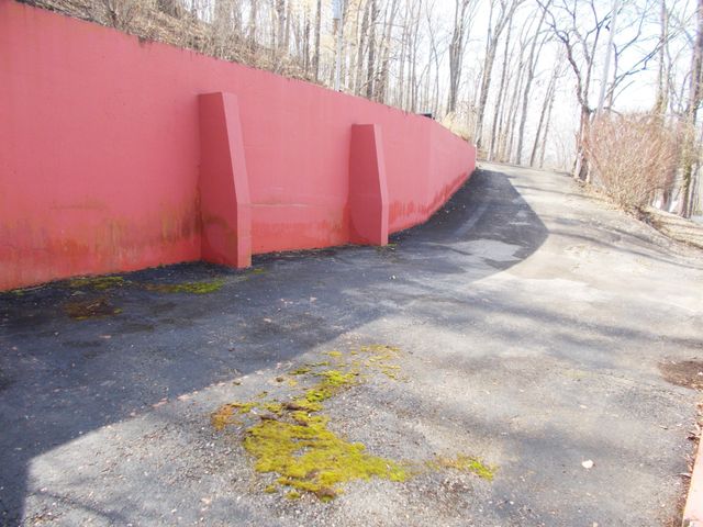 696 Stirling Rd, Camden, TN 38320