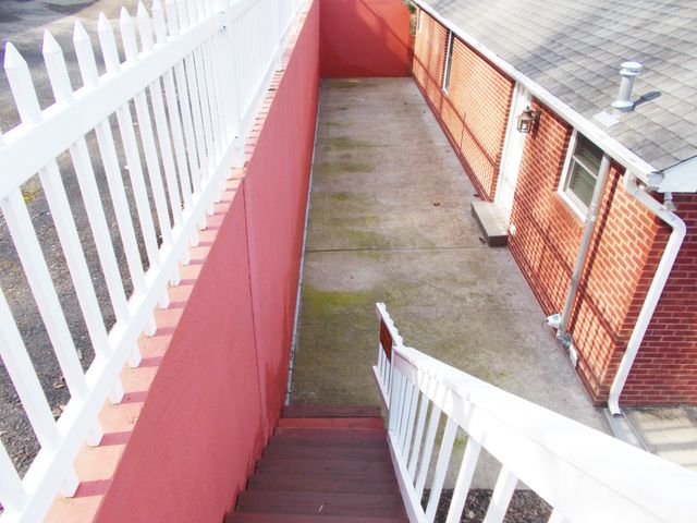 696 Stirling Rd, Camden, TN 38320