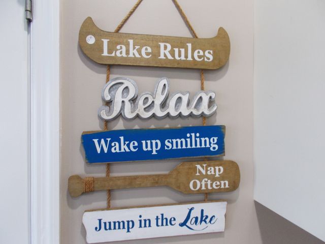 696 Stirling Rd, Camden, TN 38320