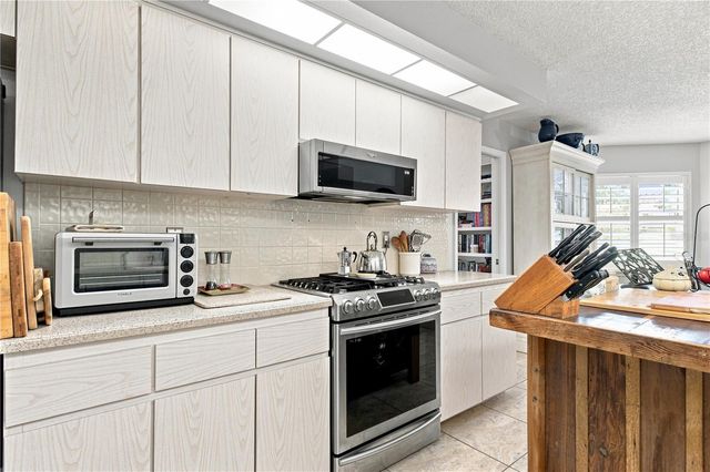8171 CHAUCER DRIVE, Weeki Wachee, FL 34607