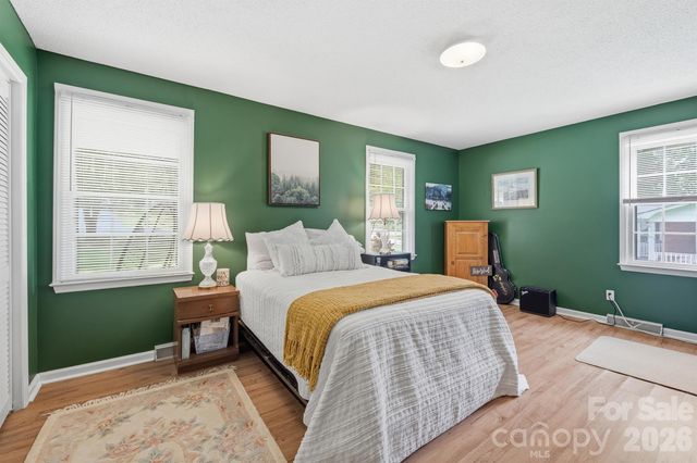 1204 Crowders Mountain Road, Bessemer City, NC 28016
