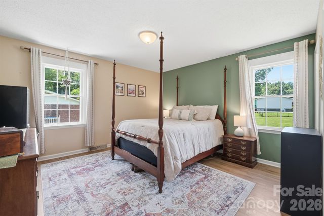 1204 Crowders Mountain Road, Bessemer City, NC 28016