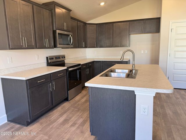 8123 ELSDON Street, Jacksonville, FL 32219