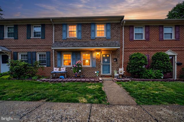 85 STONEGATE VLG, Quakertown, PA 18951
