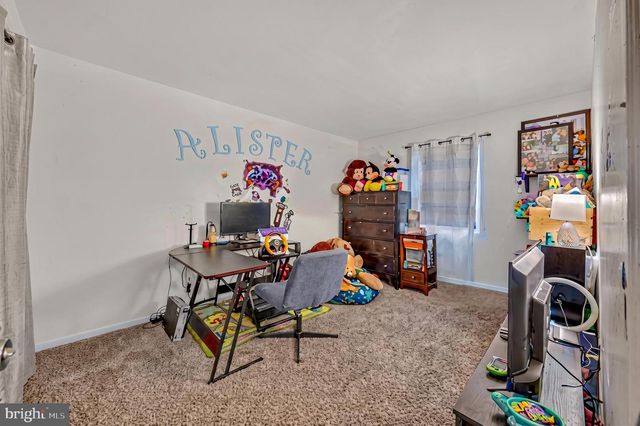 85 STONEGATE VLG, Quakertown, PA 18951