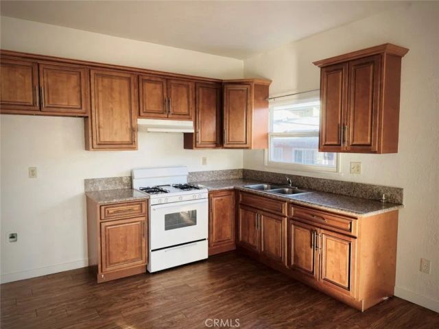 1043 Stanley Avenue, Long Beach, CA 90804