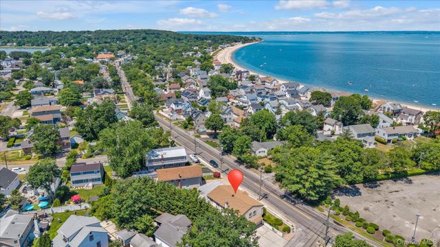 330 Bayville Avenue, Bayville, NY 11709