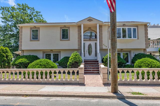 330 Bayville Avenue, Bayville, NY 11709