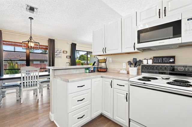9179 Honeywell Road, Lake Worth, FL 33467