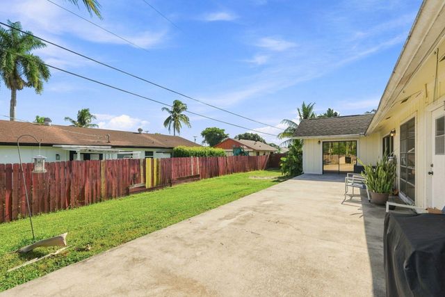 9179 Honeywell Road, Lake Worth, FL 33467