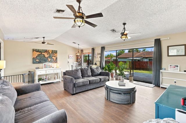 9179 Honeywell Road, Lake Worth, FL 33467