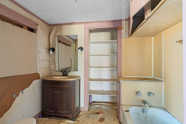 203 W 10th Ave., Lumberton, MS 39455