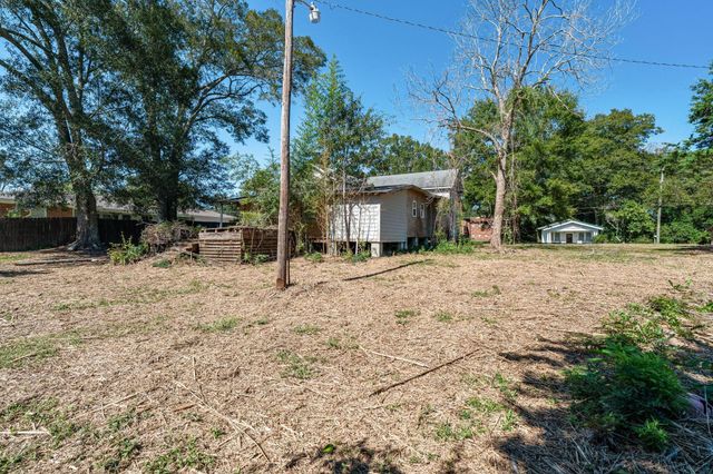 203 W 10th Ave., Lumberton, MS 39455