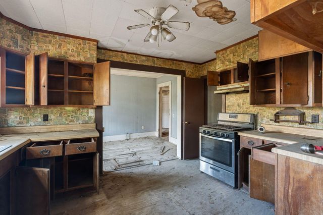 203 W 10th Ave., Lumberton, MS 39455