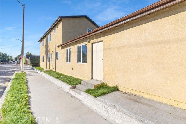 2027 E 105th, Los Angeles, CA 90002