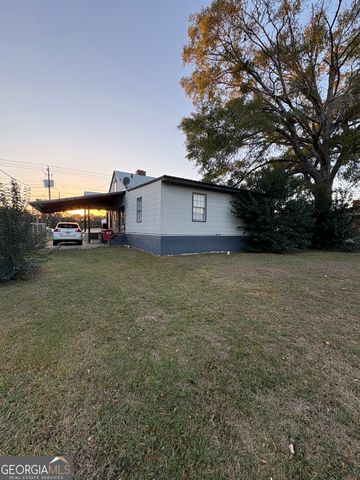 1110 College Street, Eastman, GA 31023