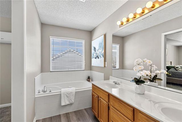 1230 Starbrooke Drive, Louisburg, KS 66053