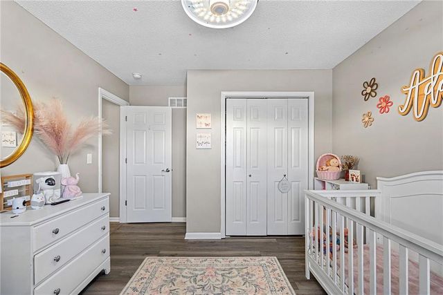 1230 Starbrooke Drive, Louisburg, KS 66053