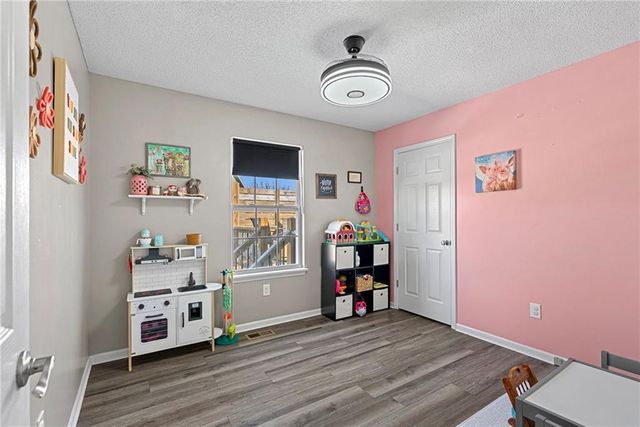 1230 Starbrooke Drive, Louisburg, KS 66053