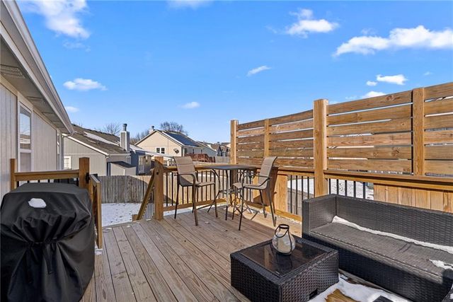 1230 Starbrooke Drive, Louisburg, KS 66053