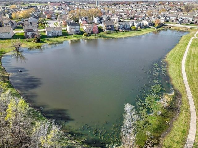 1230 Starbrooke Drive, Louisburg, KS 66053