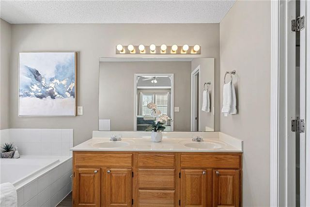 1230 Starbrooke Drive, Louisburg, KS 66053