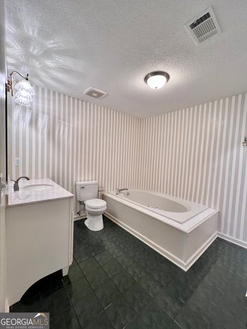 640 Shadow Moss Drive, Macon, GA 31204