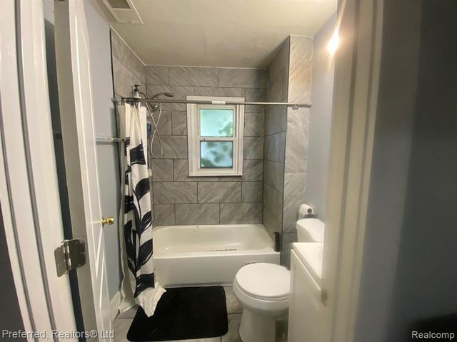 35706 Palmer Road, Westland, MI 48186