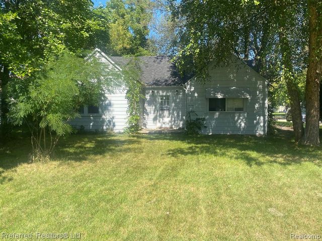 35706 Palmer Road, Westland, MI 48186