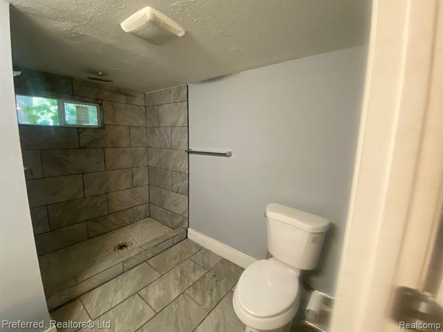 35706 Palmer Road, Westland, MI 48186
