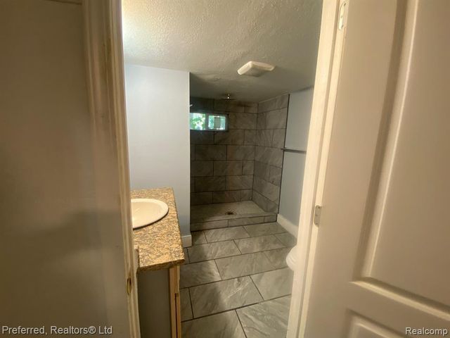 35706 Palmer Road, Westland, MI 48186