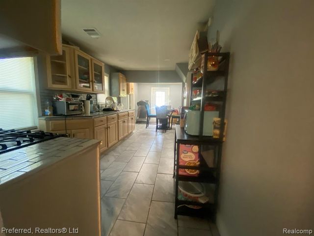 35706 Palmer Road, Westland, MI 48186